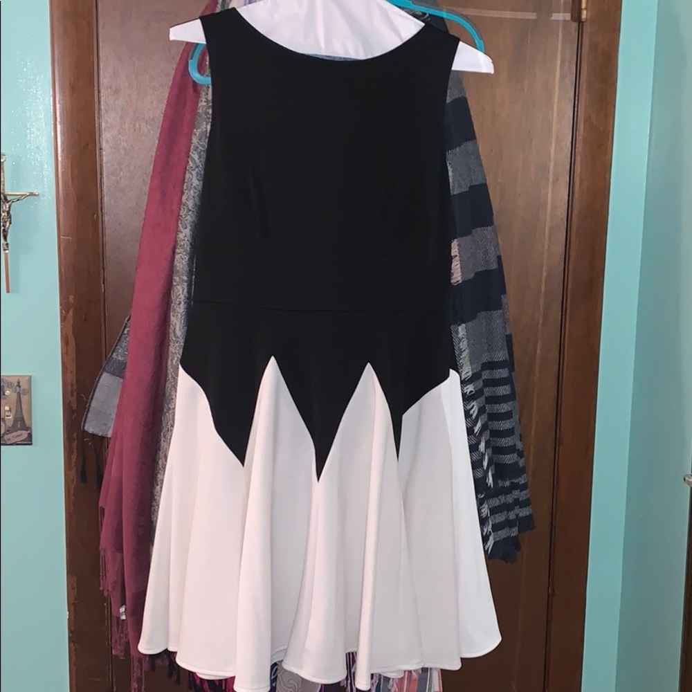 Sleeveless dress